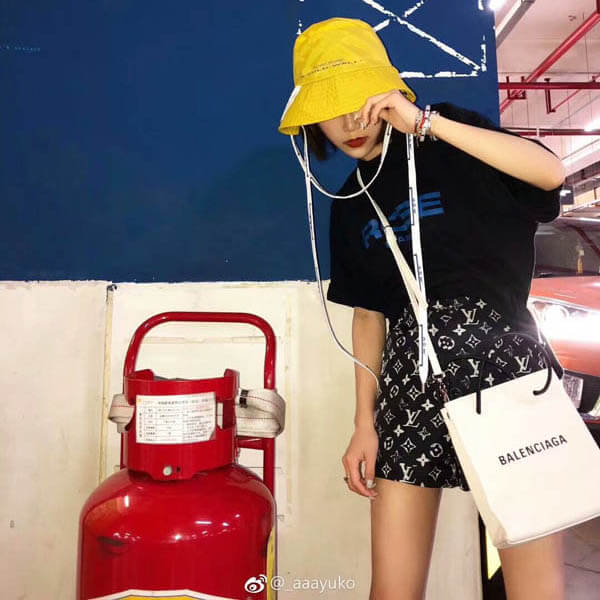 バレンシアガ ショッピングバッグ スーパーコピー バレンシアガ ロゴ スモール